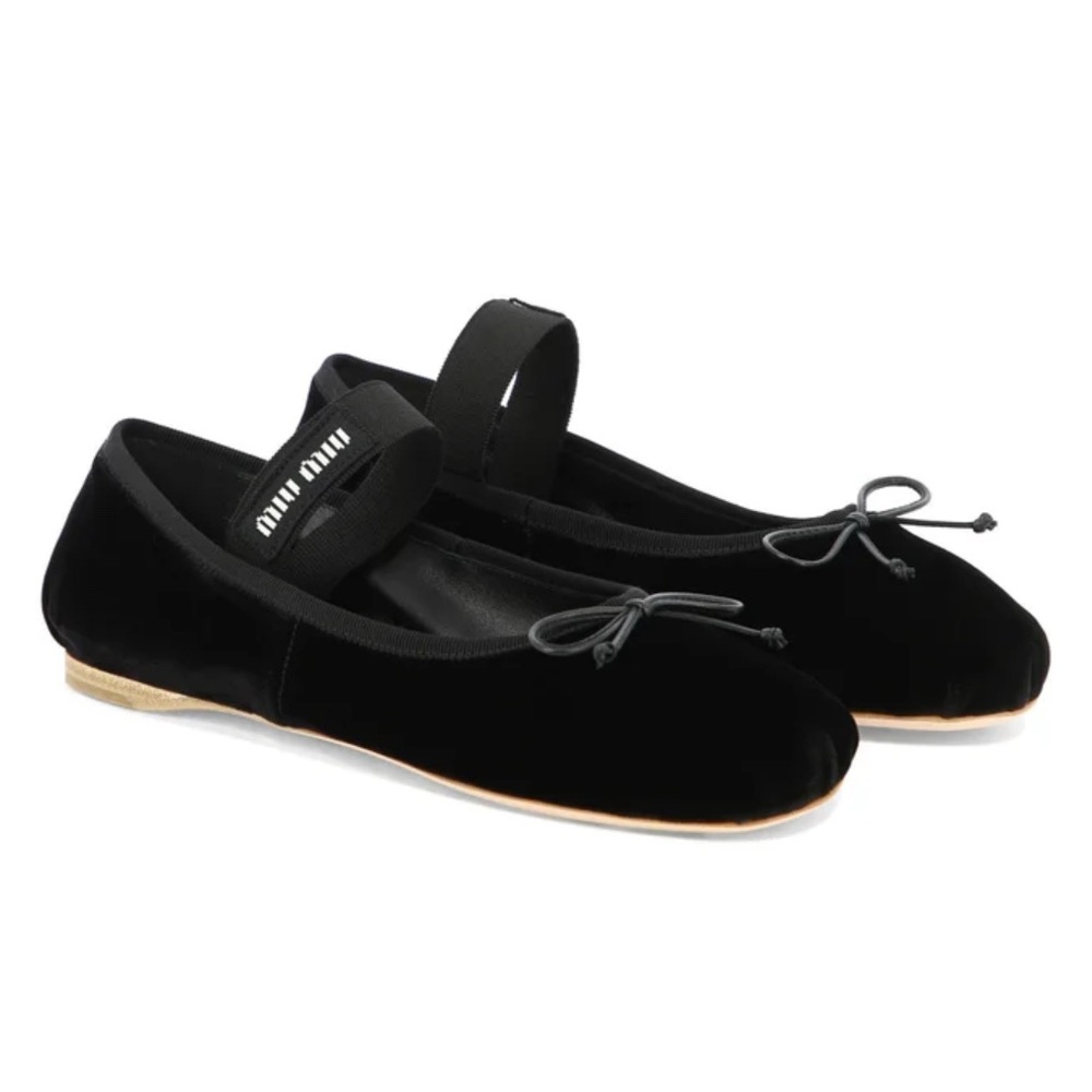 Miu Miu Black Flats with Bow Detail
